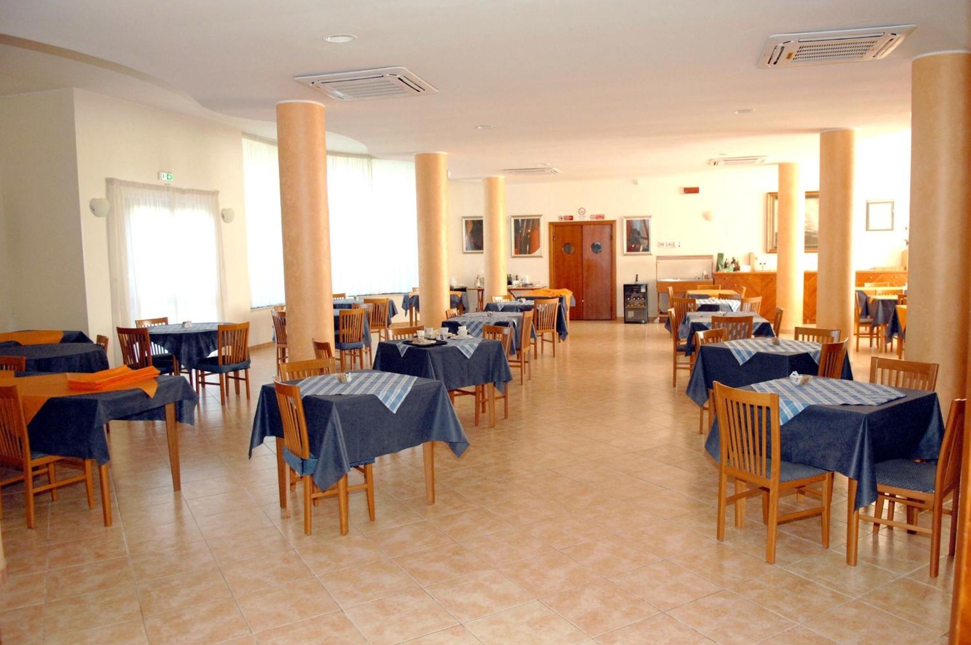 Hotel Villaggio Aurora San Pietro in Bevagna Exterior foto